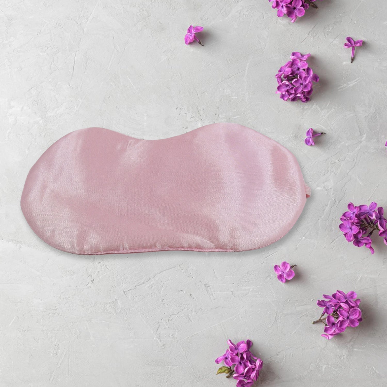 Blindfold sleep mask, satin, blocks light, ideal for meditation and travel.