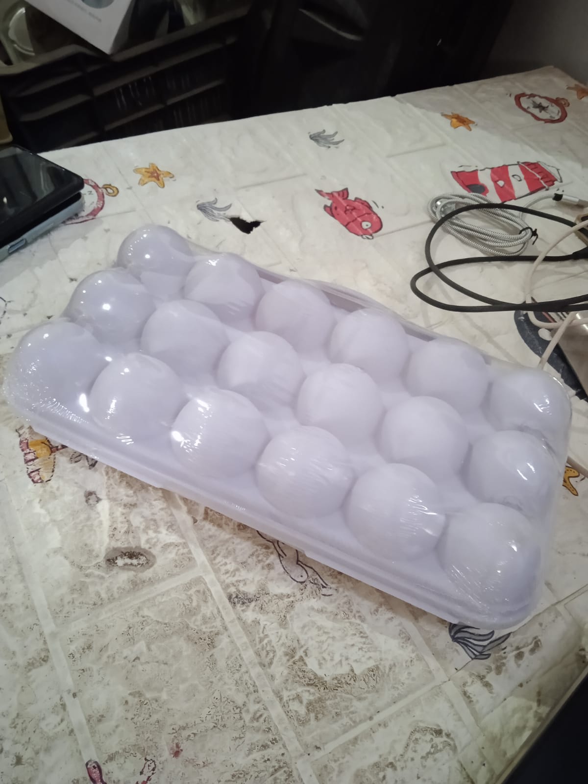 18 Grid Egg Holder Storage, Shock-Proof Egg Container with Buckle, Egg Carrier, Egg Tray, Egg Shelter, Effective Full Seal, Egg House use for Fridge, Camping, Kitchen - jugaad.shop