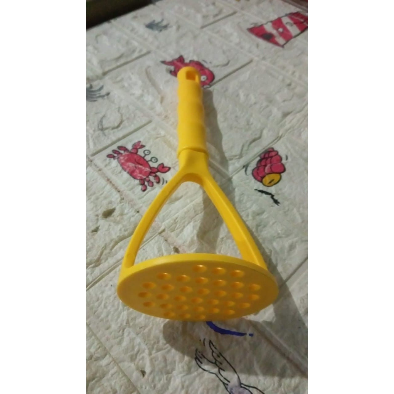 Kitchen Food Masher, Fruit Tool Masher, Professional Masher Kitchen Tool, Kitchen Masher with Comfortable Grip, Heavy Duty Potato masher Perfect for Bean Vegetable Fruits Masher (1 Pc) - jugaad.shop