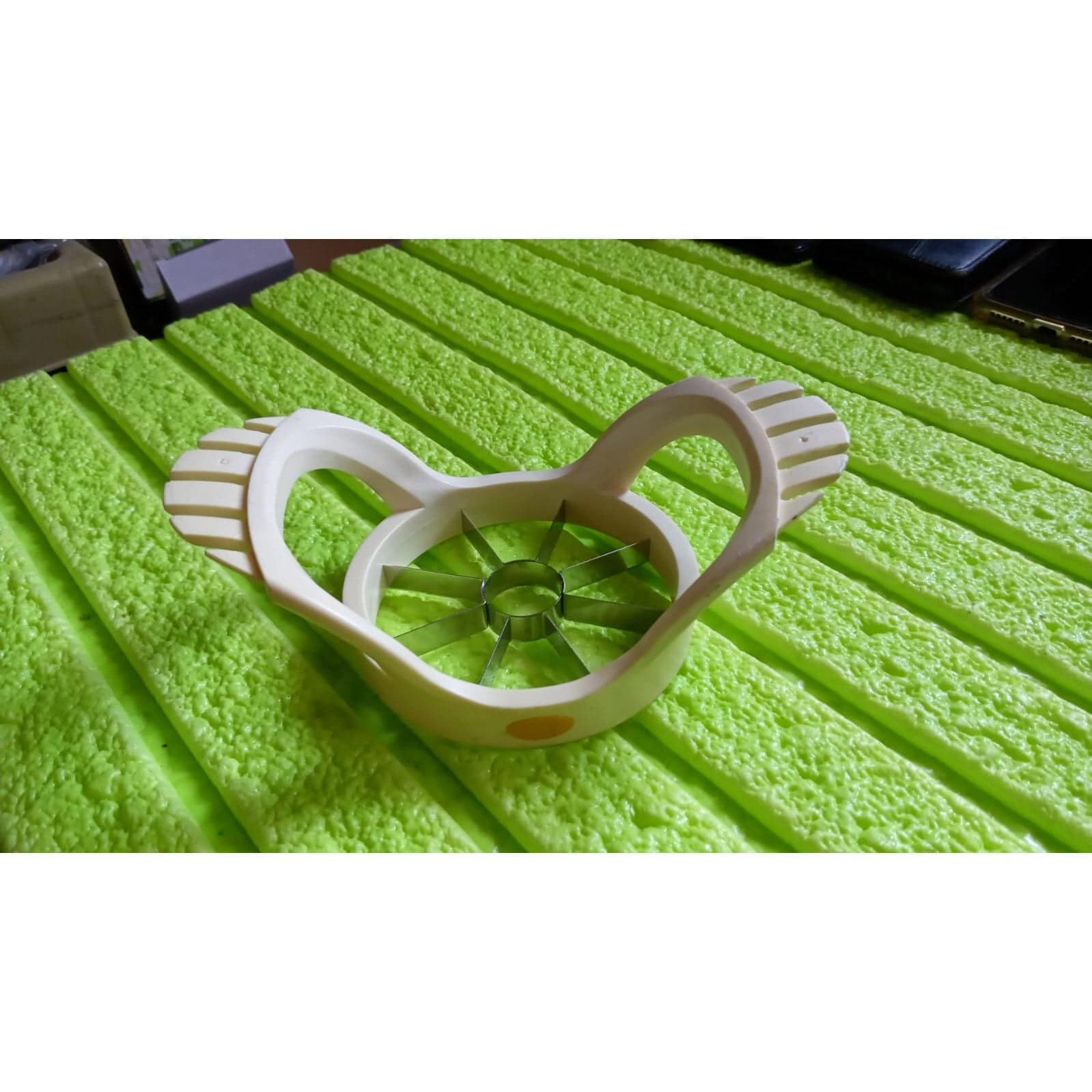 stainless steel apple cut, apple slicer, fruit divider, core remover, separator - jugaad.shop