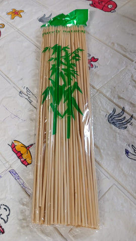 Multi-color bamboo skewers for barbecue and fruit kebabs