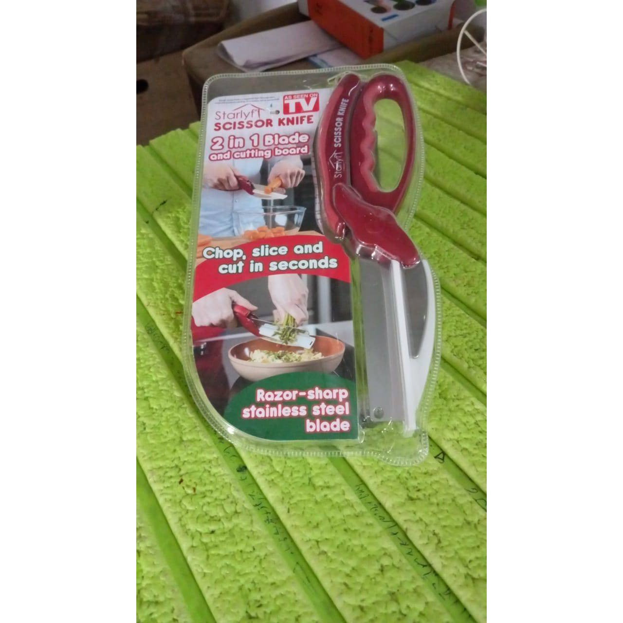 2 in 1 Kitchen Knife Scissor with Spring Locking Hinge and Chopping Board (1 Pc / With Card Packing)