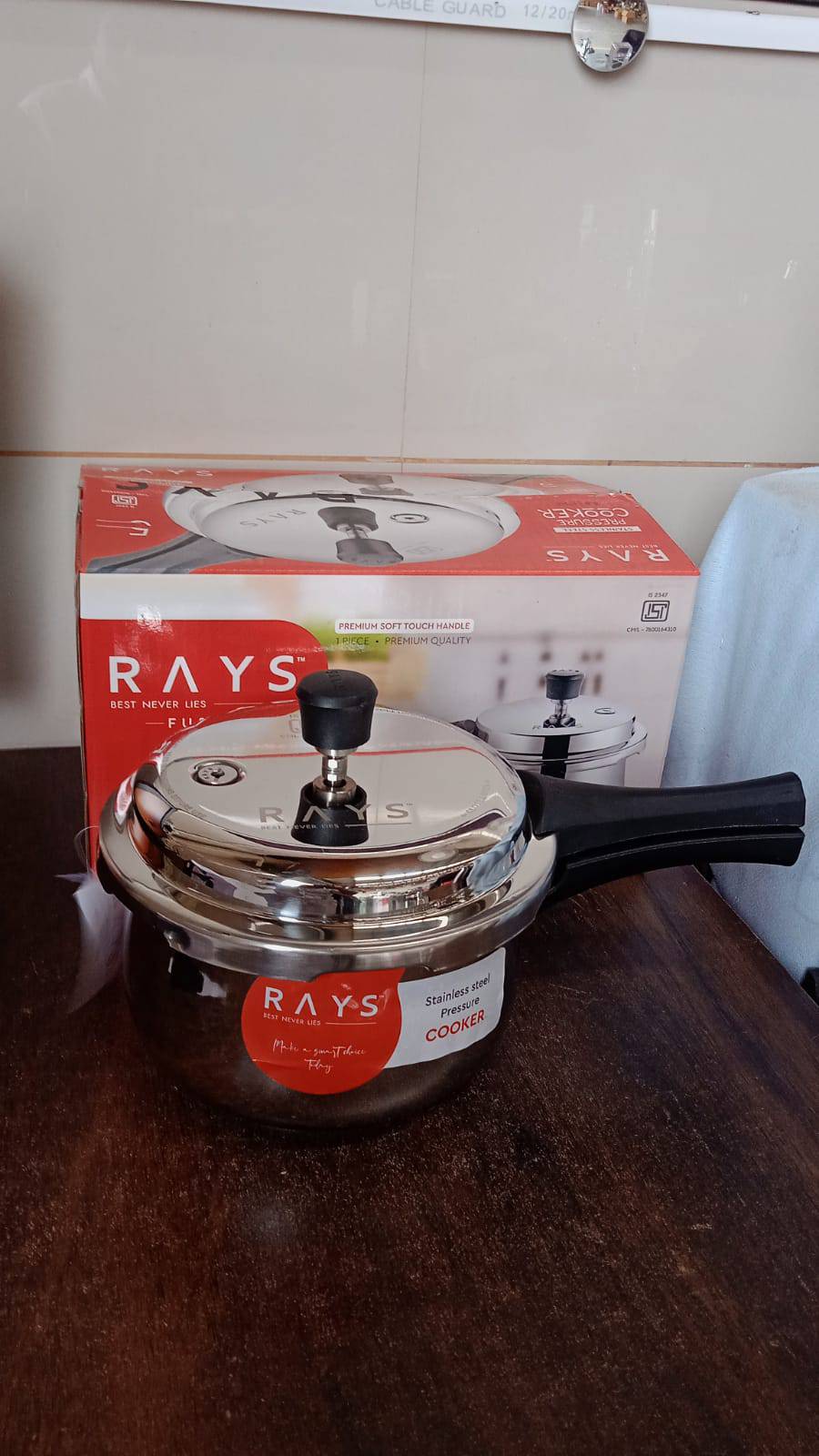 Stainless Steel Rays Fusion Pressure Cookers With Outer Lid (3.5 Litres / 5-Year warranty)